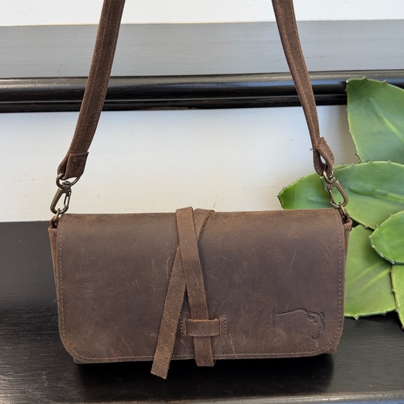 Buffalo Trace Bar 2go Handbags - Buffalo Trace Bar2Go crossbody travel bar brand new genuine leather